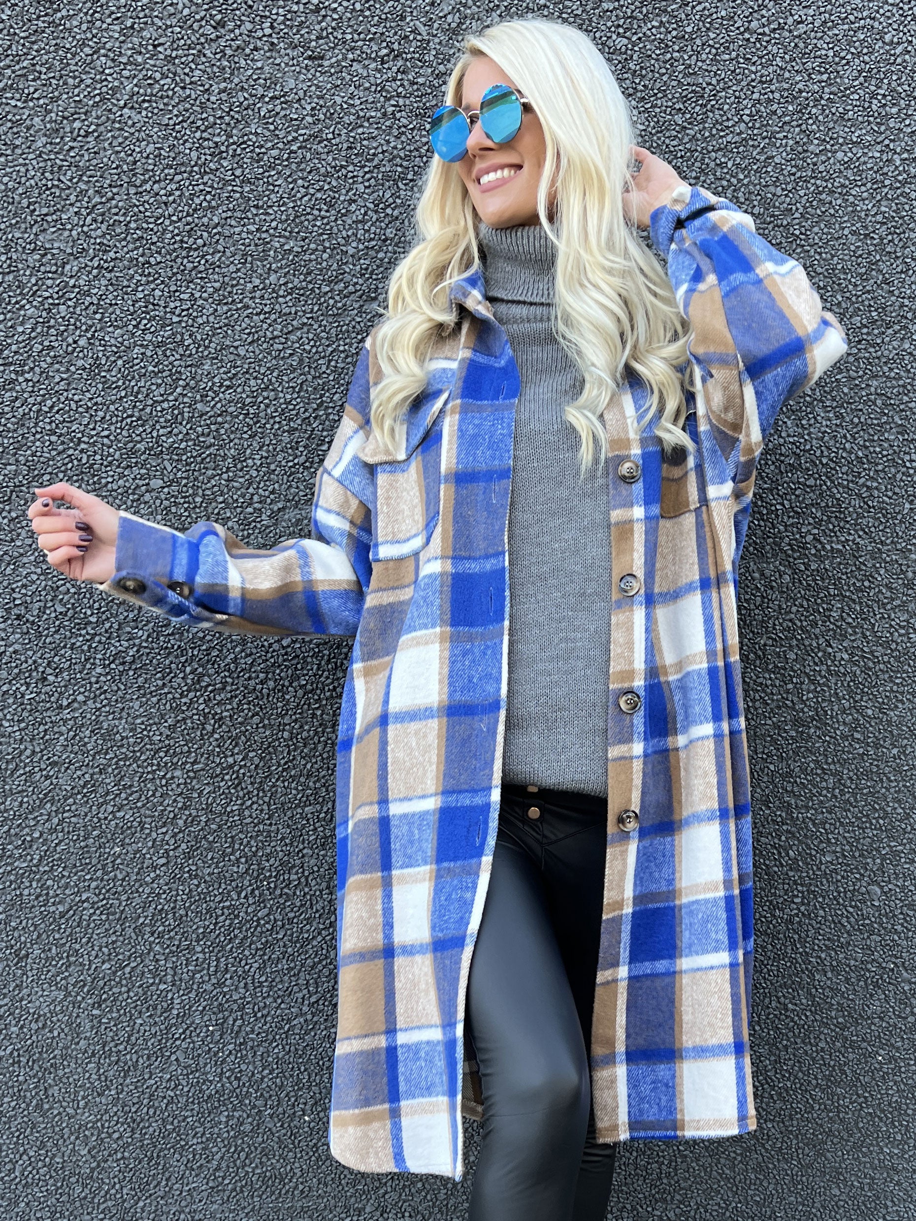 Natalia - Lång rutig jacka med knappar